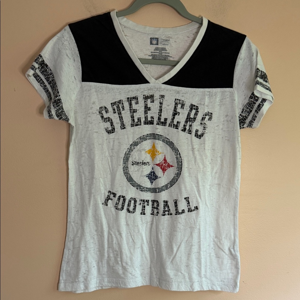 Team Apparel White & Black Pittsburgh Steelers V-Neck Tee